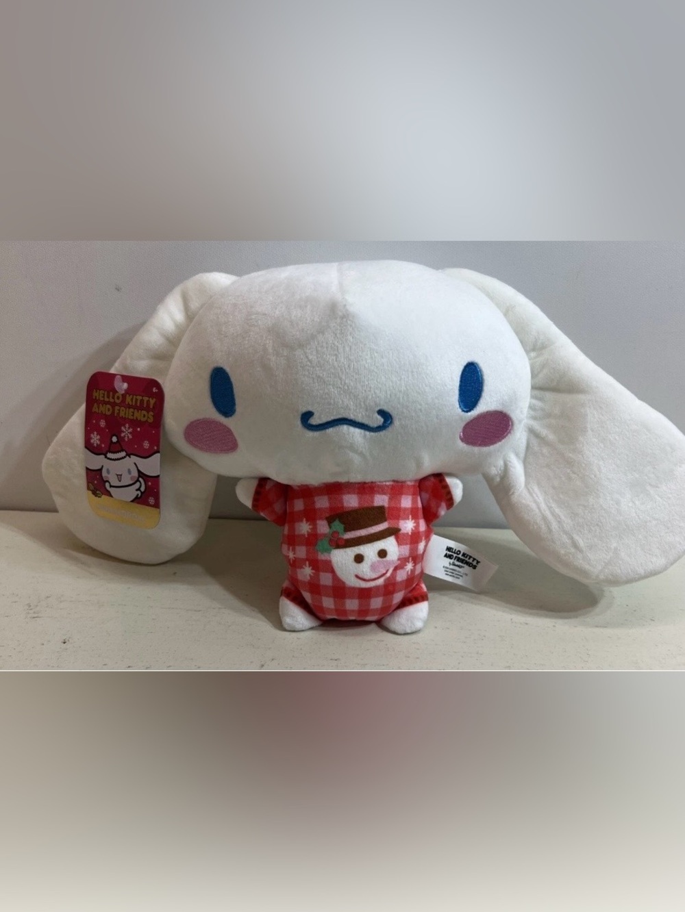 Hello Kitty and friends holiday season stuffed animal “cinnamon roll “ (NWT)